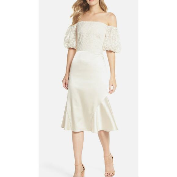 Gal Meets Glam Adele Off Shoulder Dress Sz. 6 - Picture 1 of 6